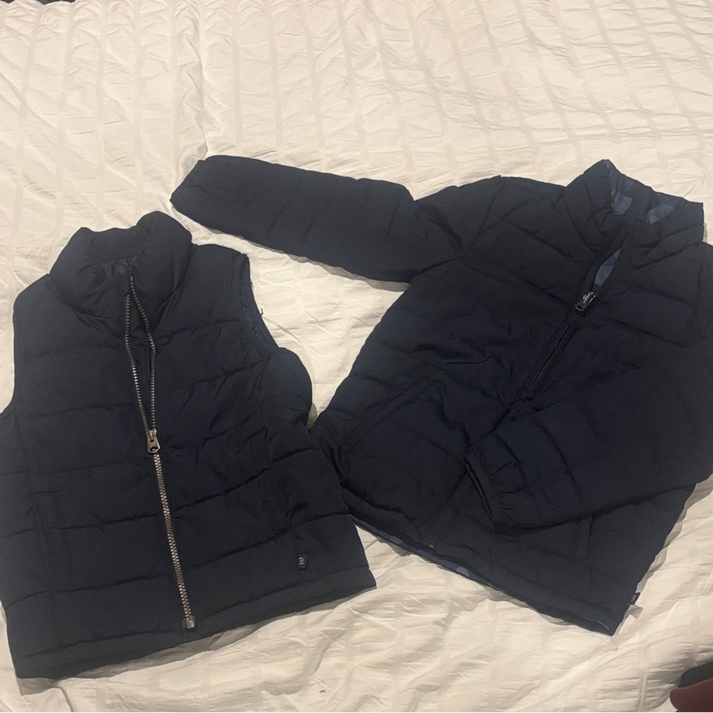 Bundle 2 items Boy Size XS Gap  Navy Blue Puffer Jacket and Vest Set